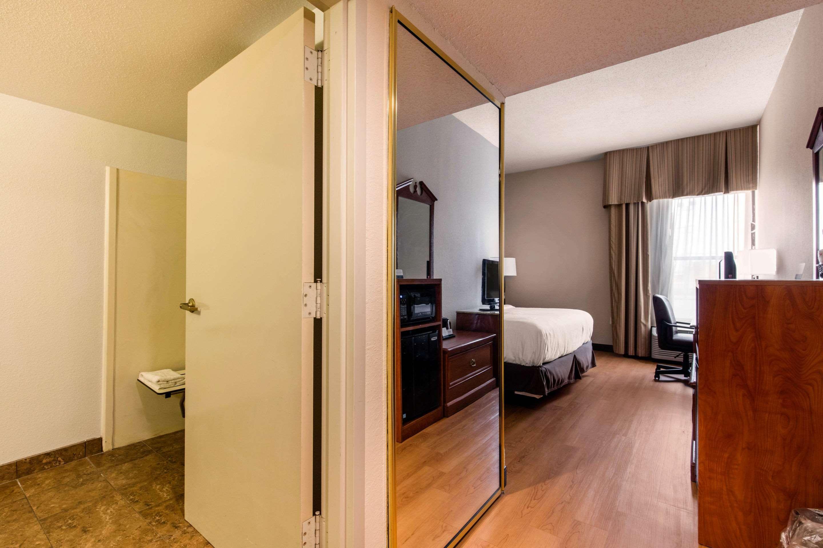 Quality Inn Valley - West Point Extérieur photo