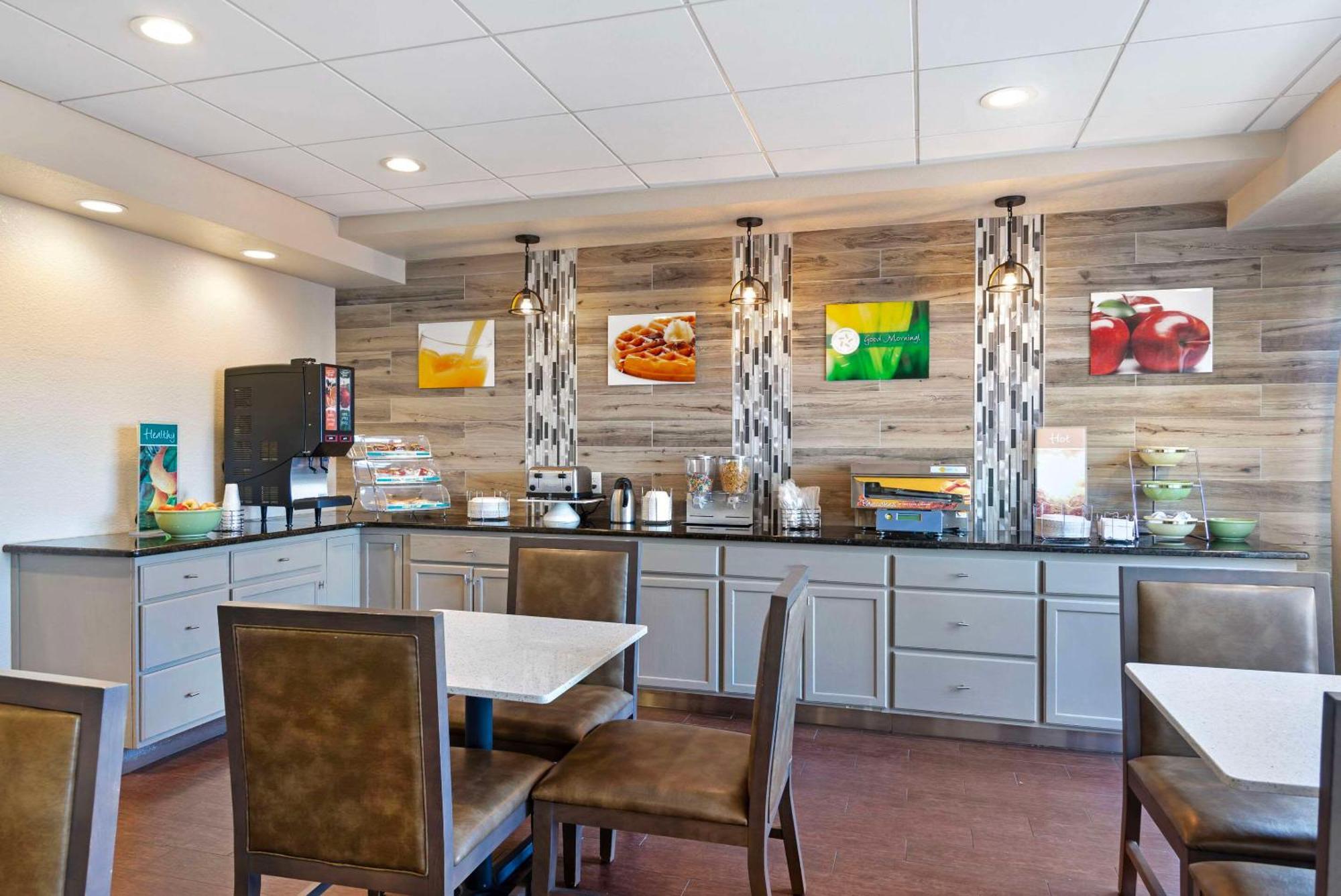 Quality Inn Valley - West Point Extérieur photo