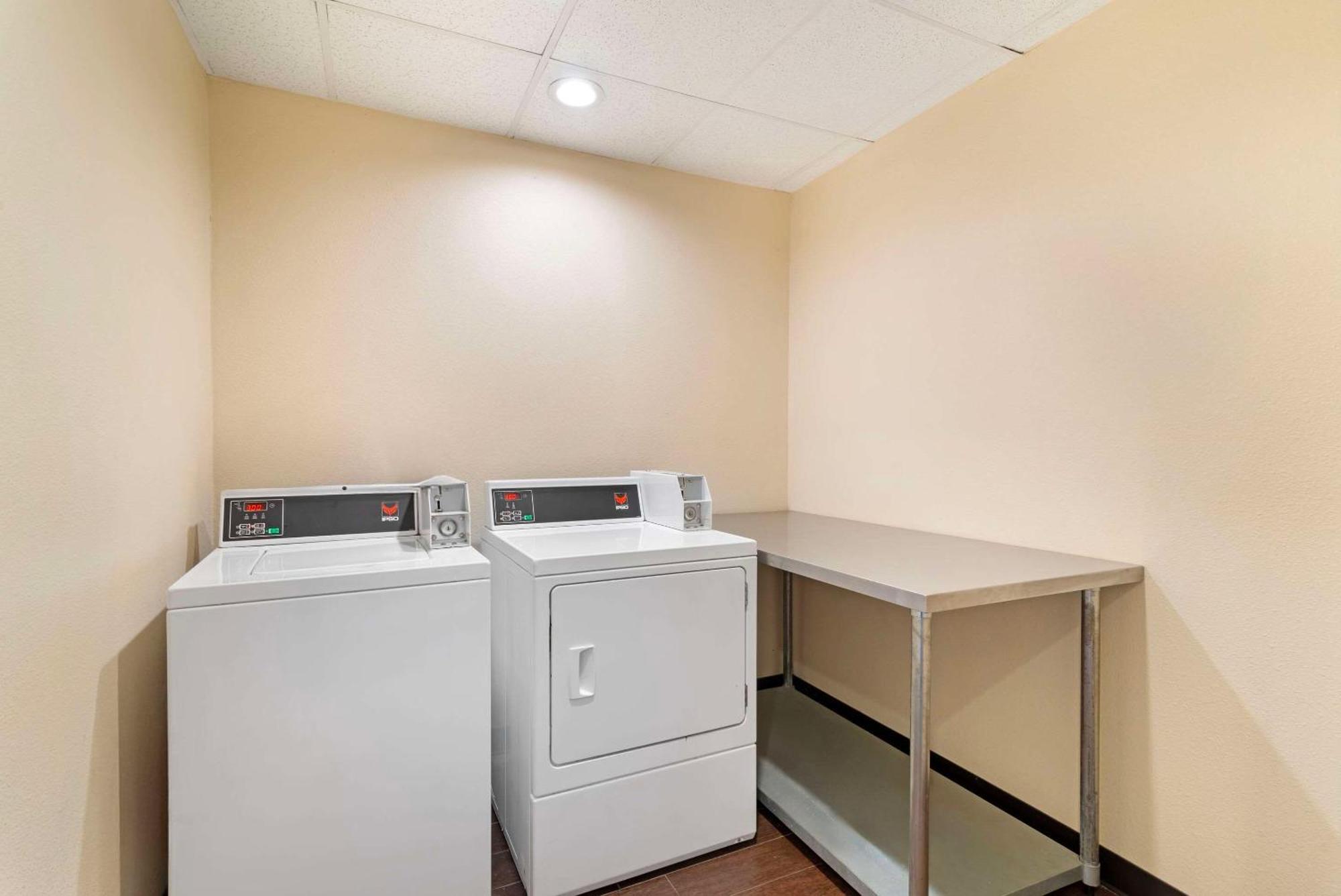 Quality Inn Valley - West Point Extérieur photo