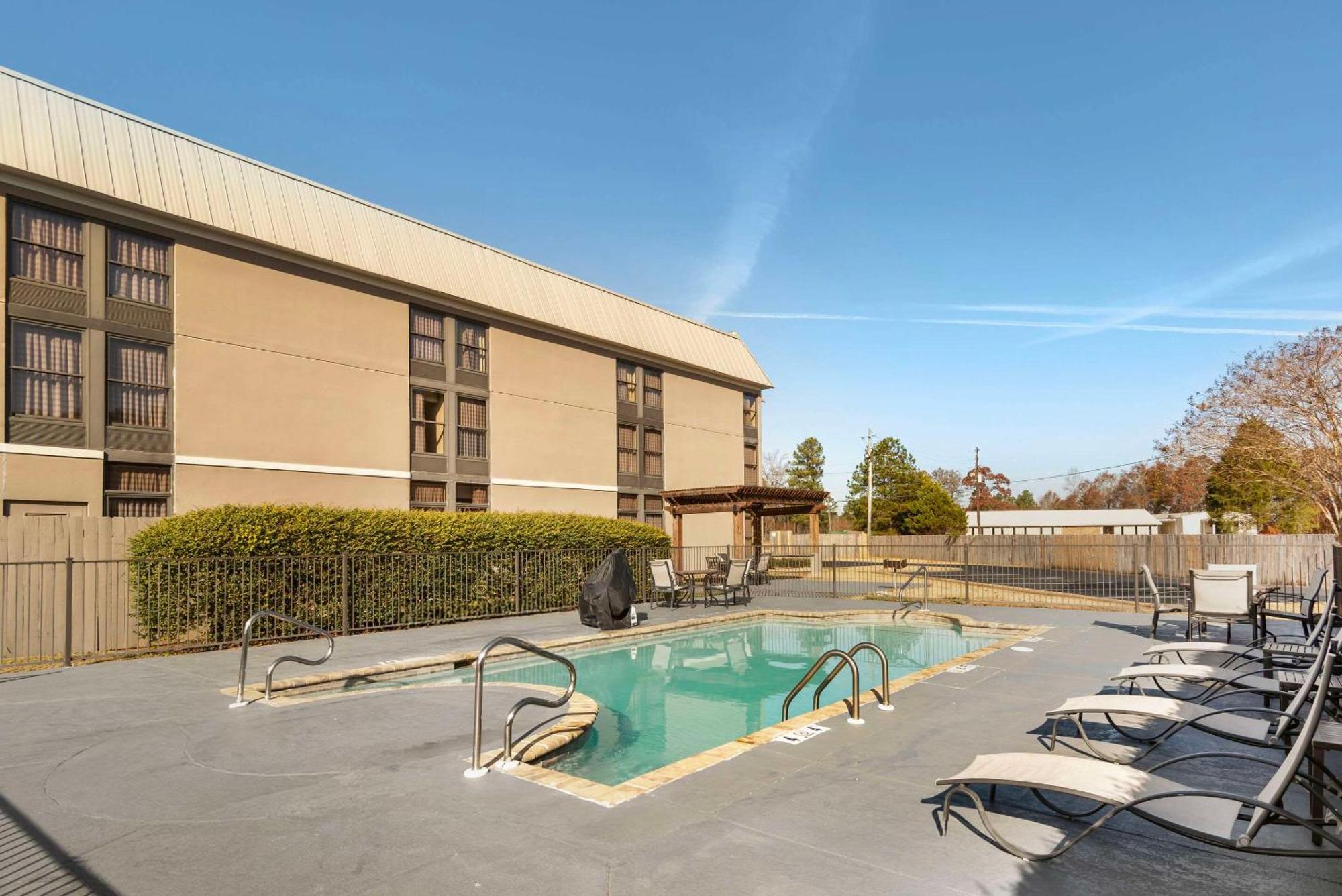 Quality Inn Valley - West Point Extérieur photo