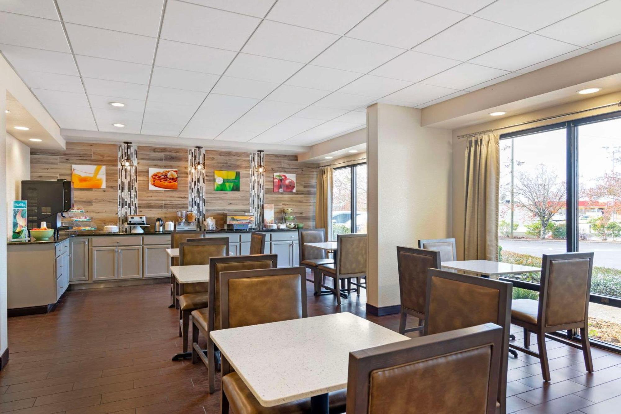 Quality Inn Valley - West Point Extérieur photo