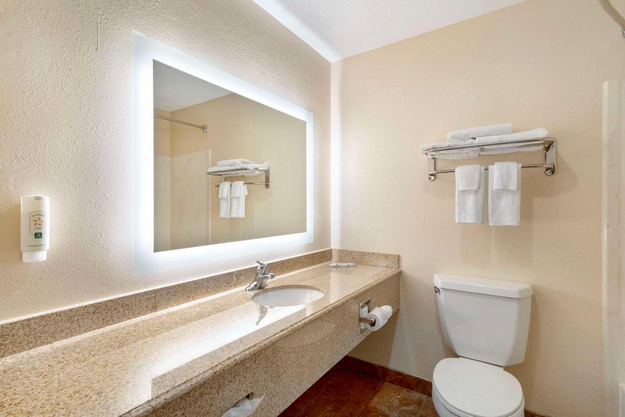 Quality Inn Valley - West Point Extérieur photo