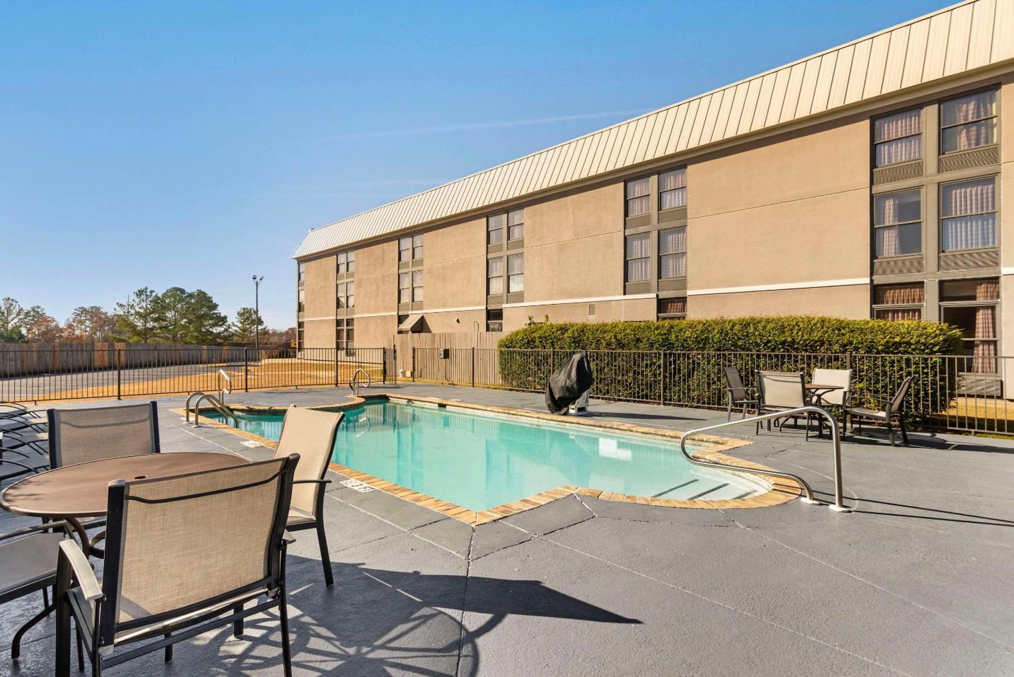 Quality Inn Valley - West Point Extérieur photo